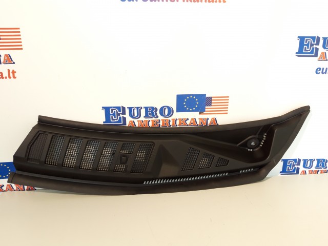 Cowl Grille (left)